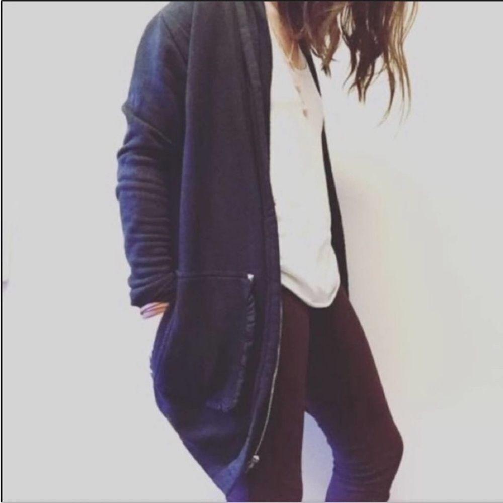 Aritzia Wilfred Free Rousseau Purple Sweatshirt‎ Cardigan Size XS